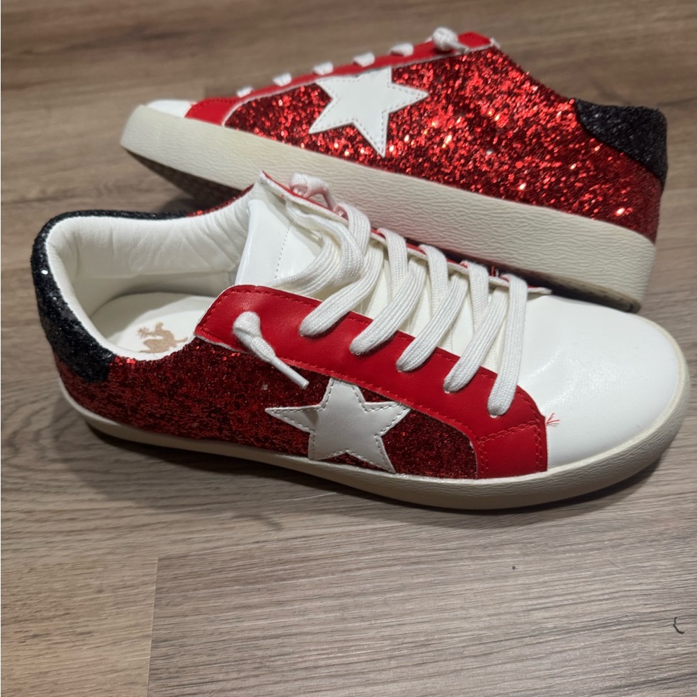 Camel Threads Red Glitter Star Sneakers